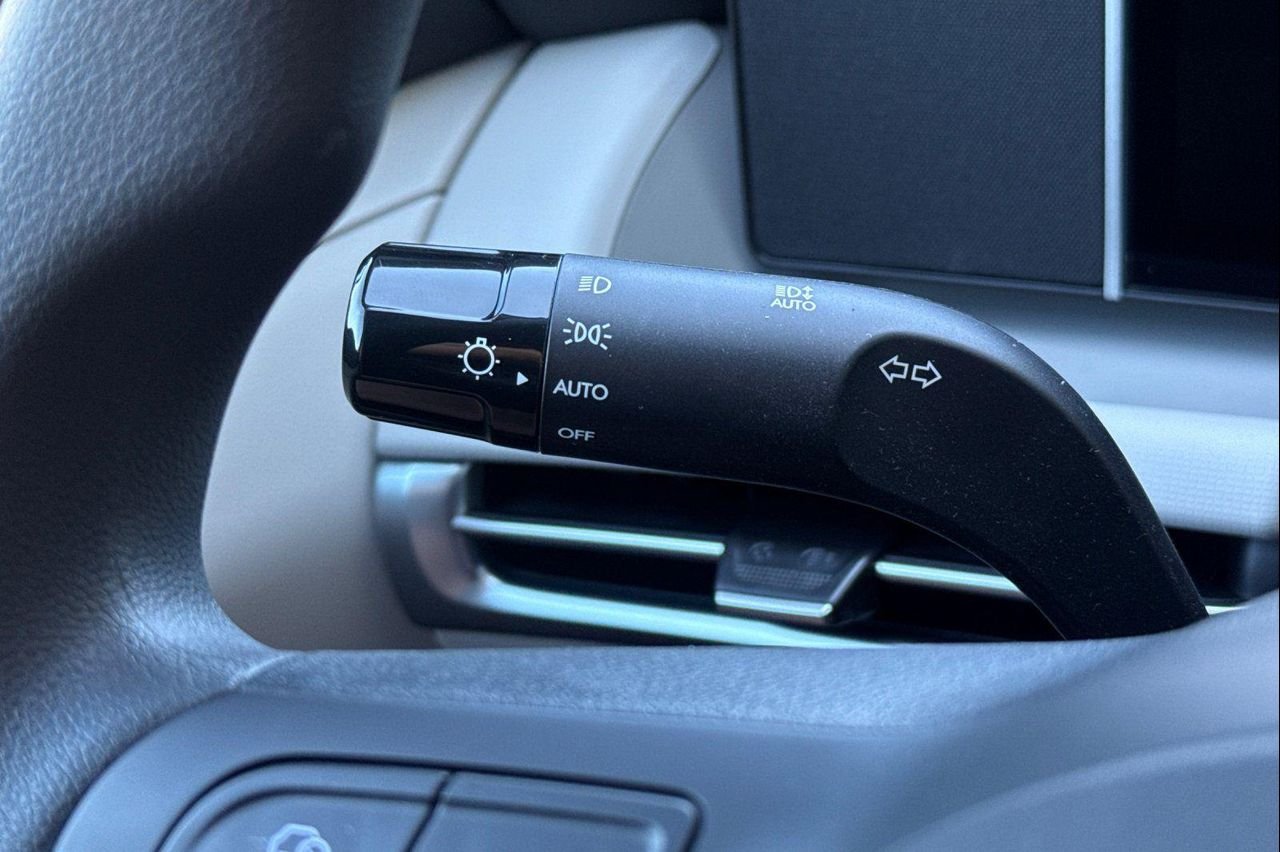 New 2026 Gray Hyundai SE AWD image 30