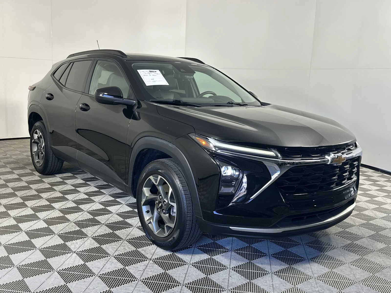 2024 Chevrolet Trax LT's photo