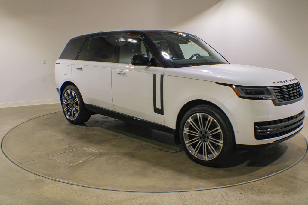 New 2026 Ostuni Pearl White Land Rover SE image 8