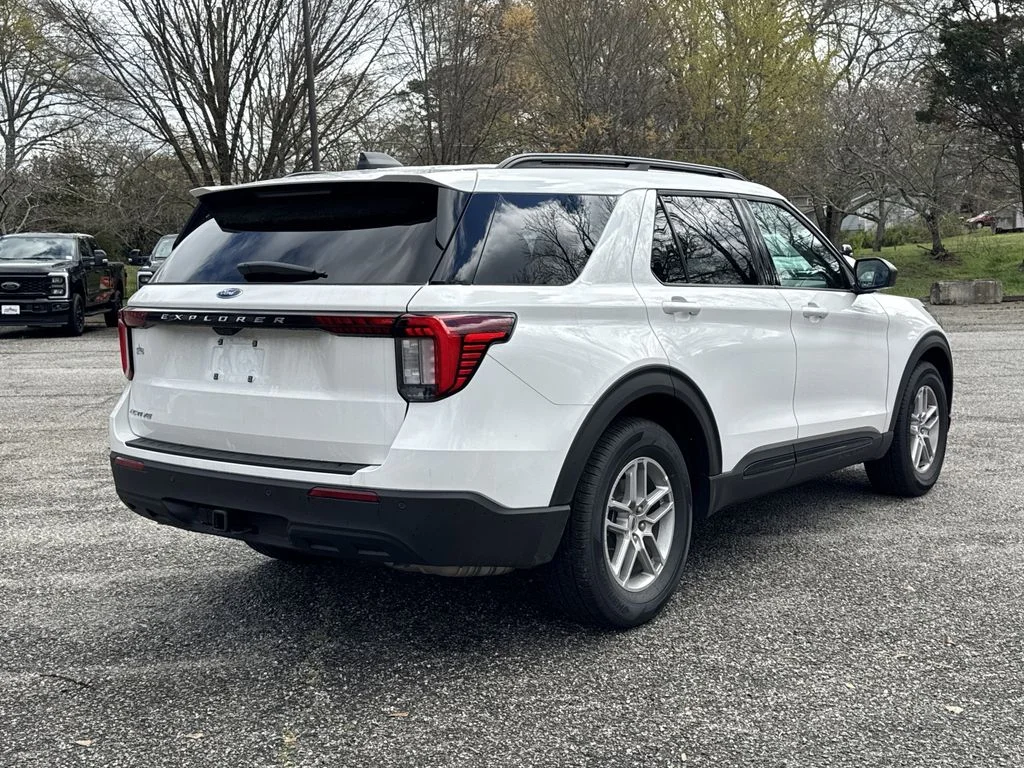 New 2026 Star White Metallic Tri-Coat Ford Active image 7