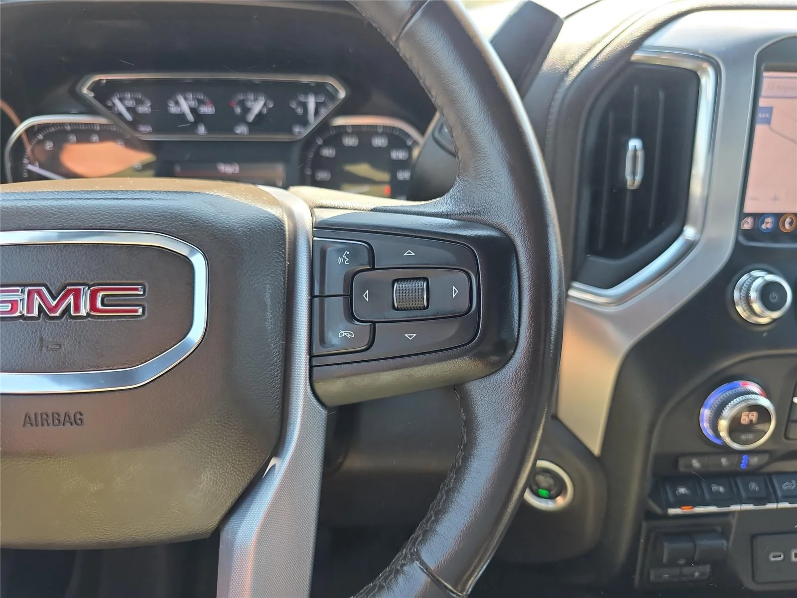 Used 2021 Onyx Black GMC SLT image 23