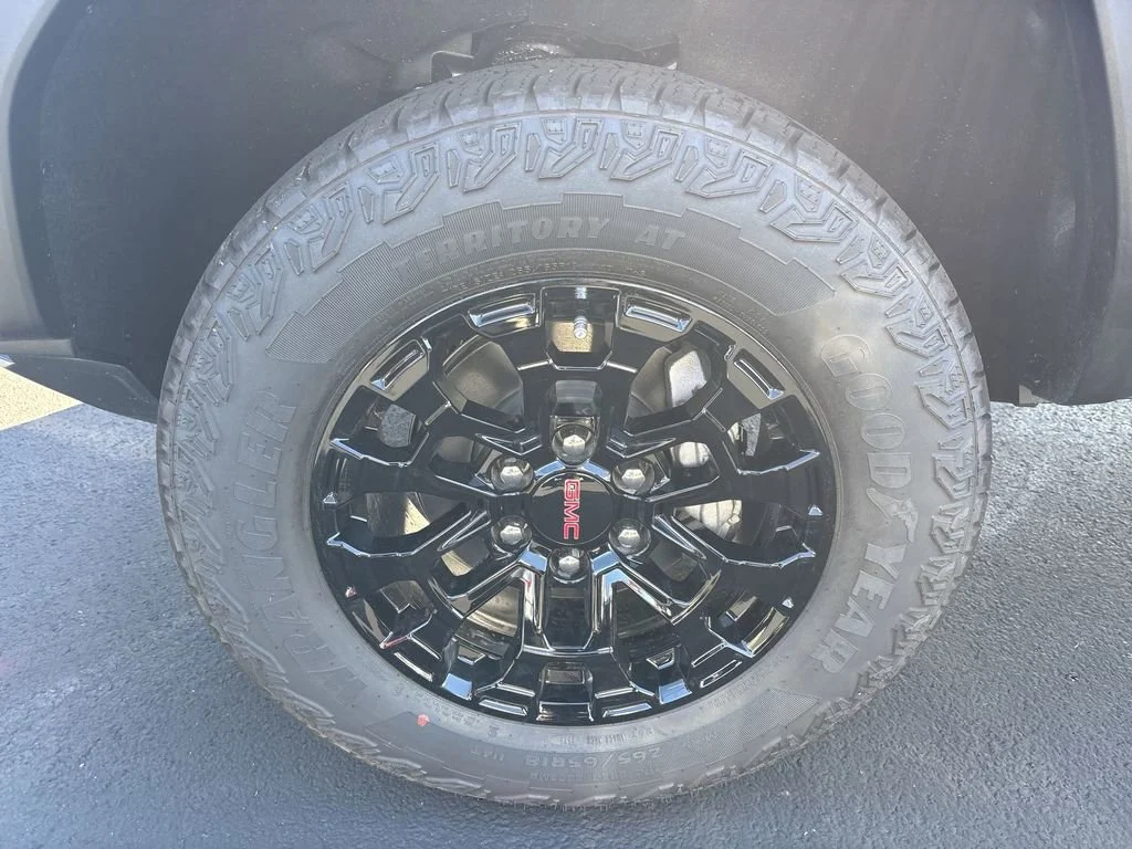 New 2026 Rapids Metallic GMC Elevation image 16