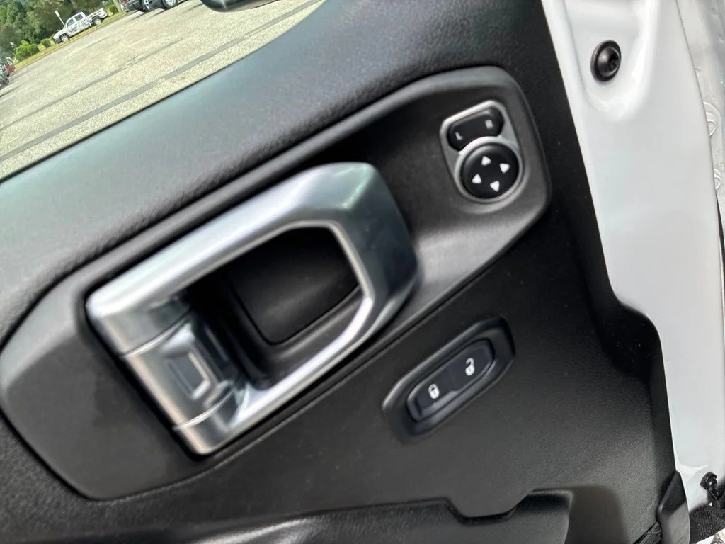Used 2024 White Jeep Sport S image 13