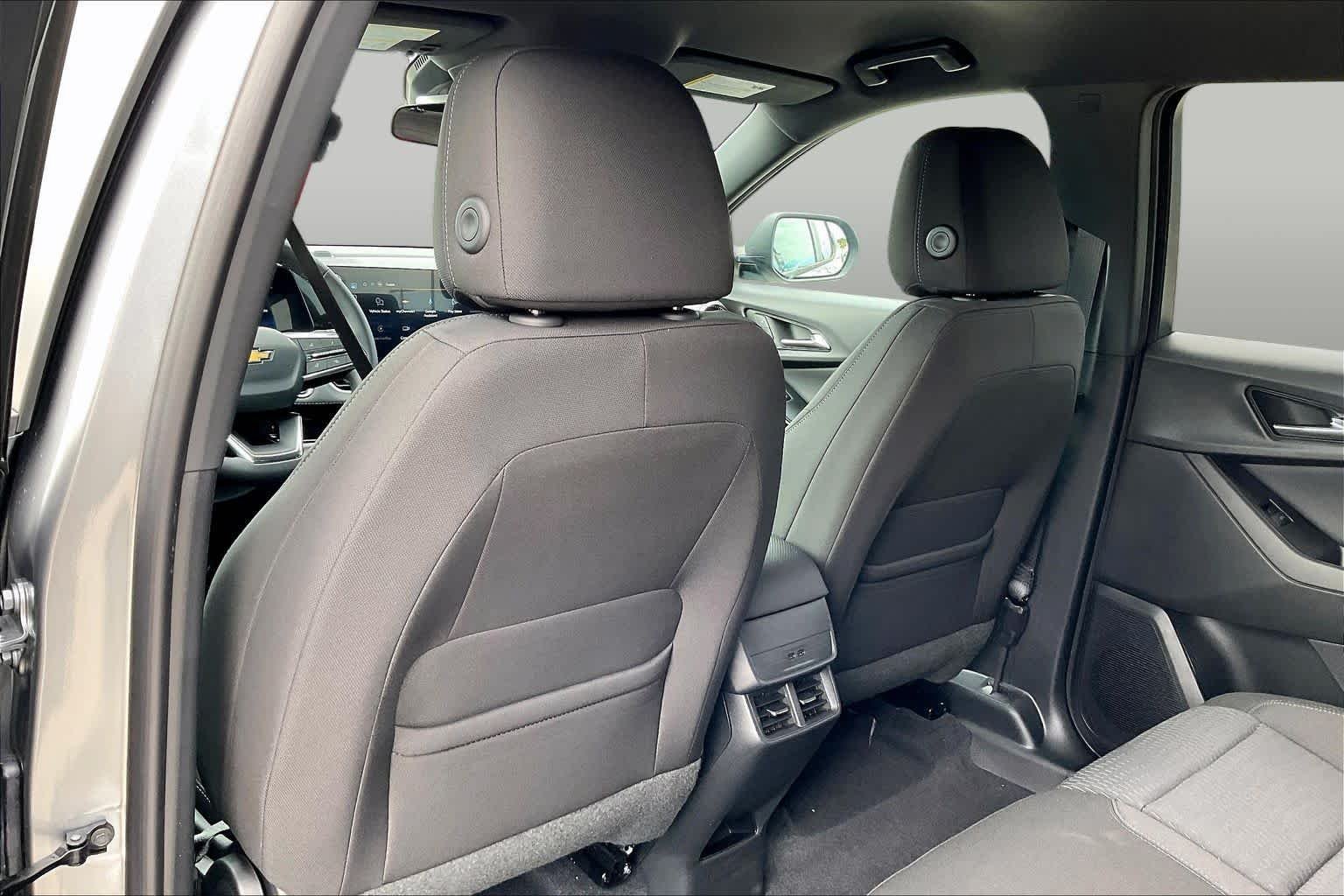 2027 Chevrolet Equinox LT - Photo 22