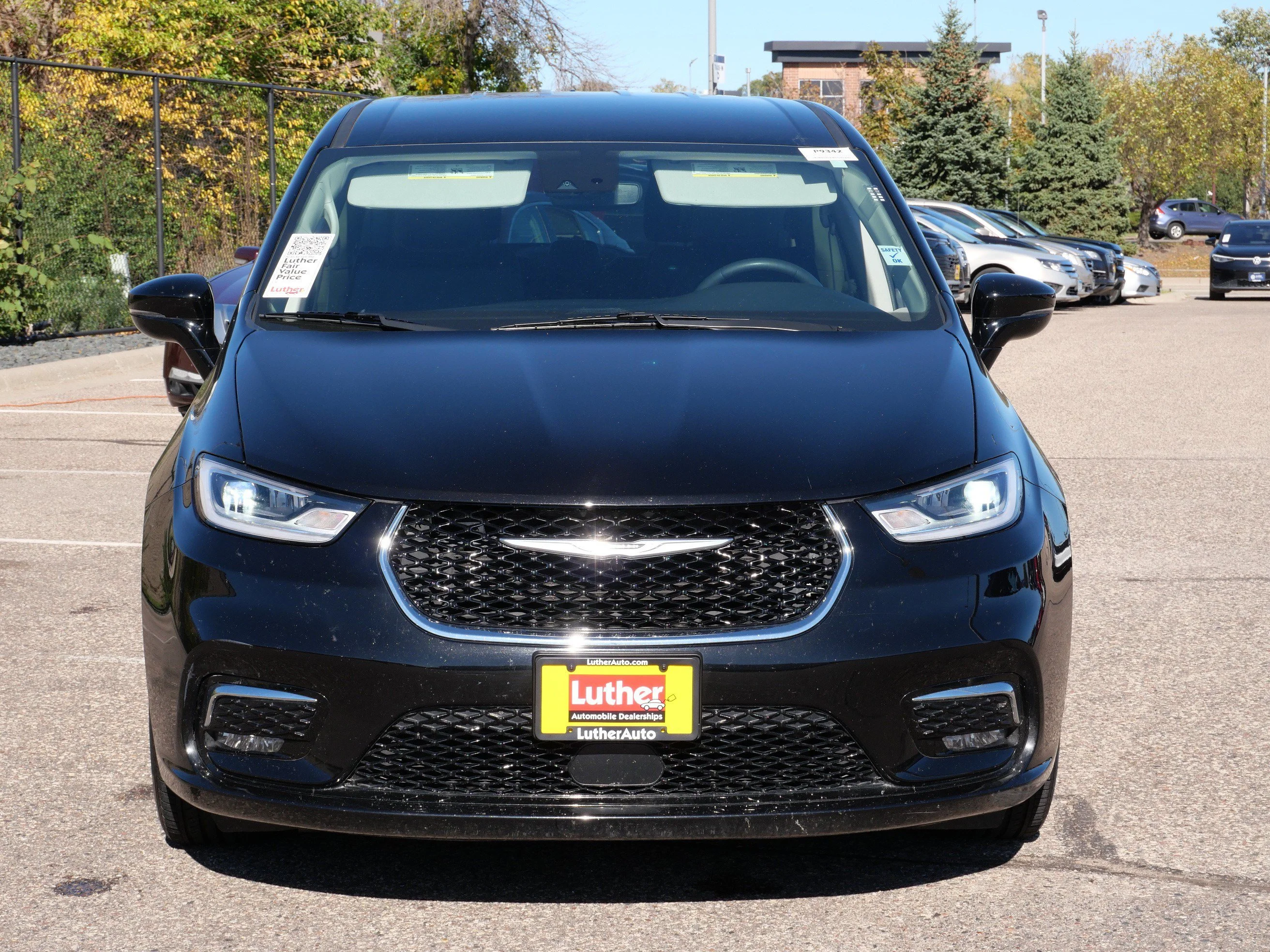 Used 2024 Chrysler Pacifica Touring L with VIN 2C4RC1BG6RR149028 for sale in Brooklyn Center, Minnesota