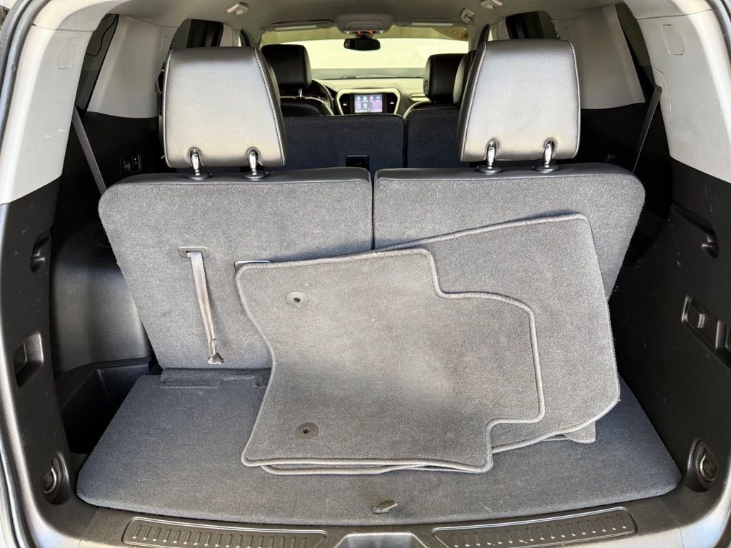 Used 2023 Silver GMC SLT image 79