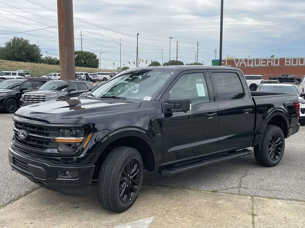 New 2026 Agate Black Metallic Ford XLT image 7