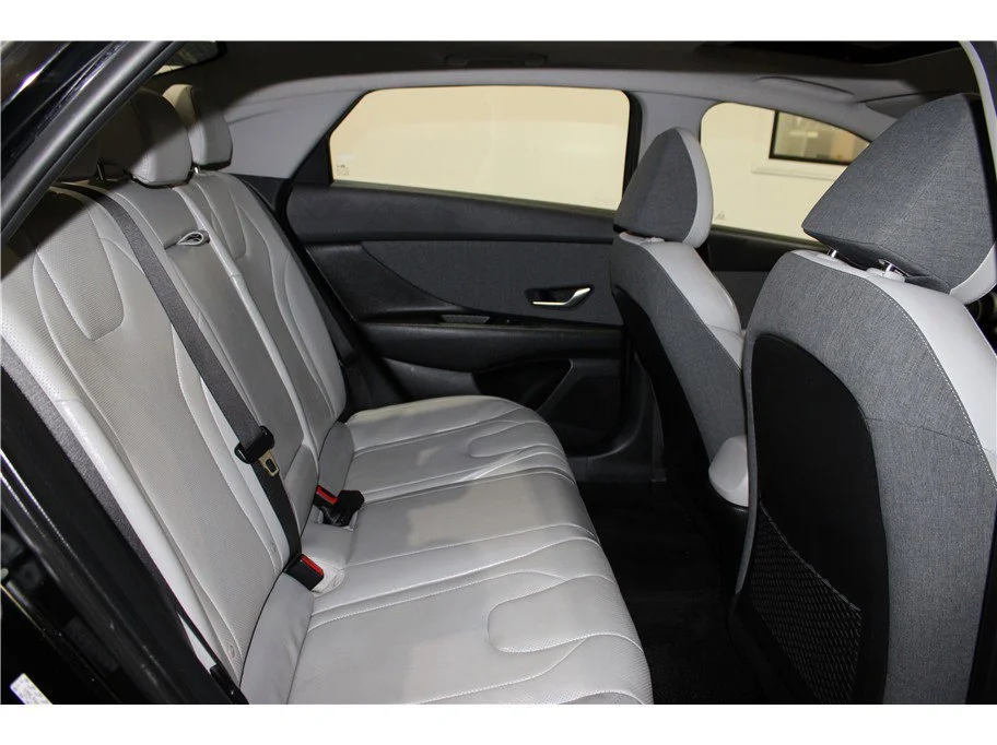 2023 Hyundai Elantra Limited - Photo 22