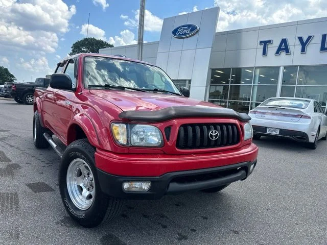 Used 2004 Radiant Red Toyota Base image 4