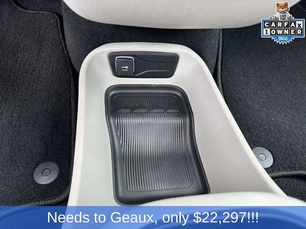 Used 2023 Silver Chrysler Touring L image 43