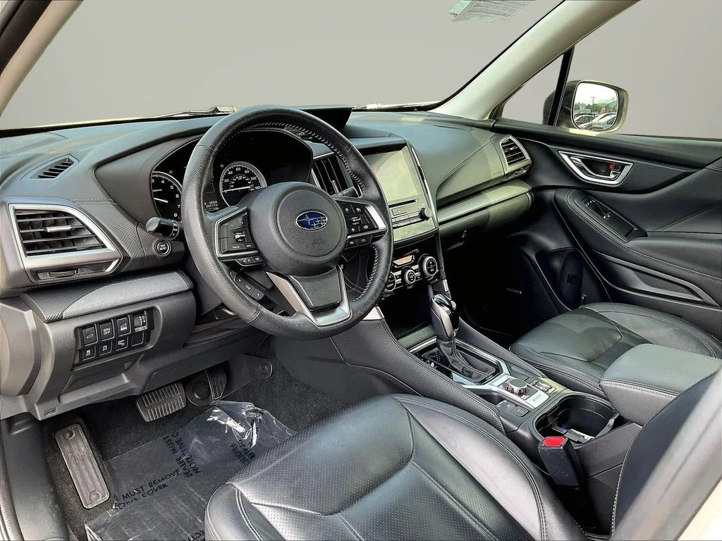 Used 2021 Crystal White Pearl Subaru Limited image 23