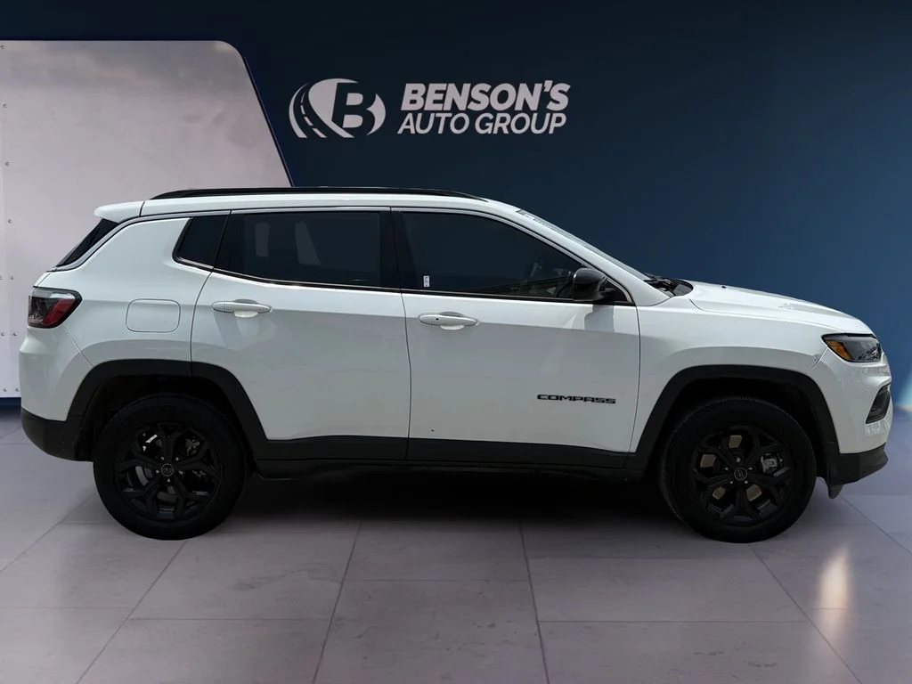 New 2026 White Jeep Latitude image 6