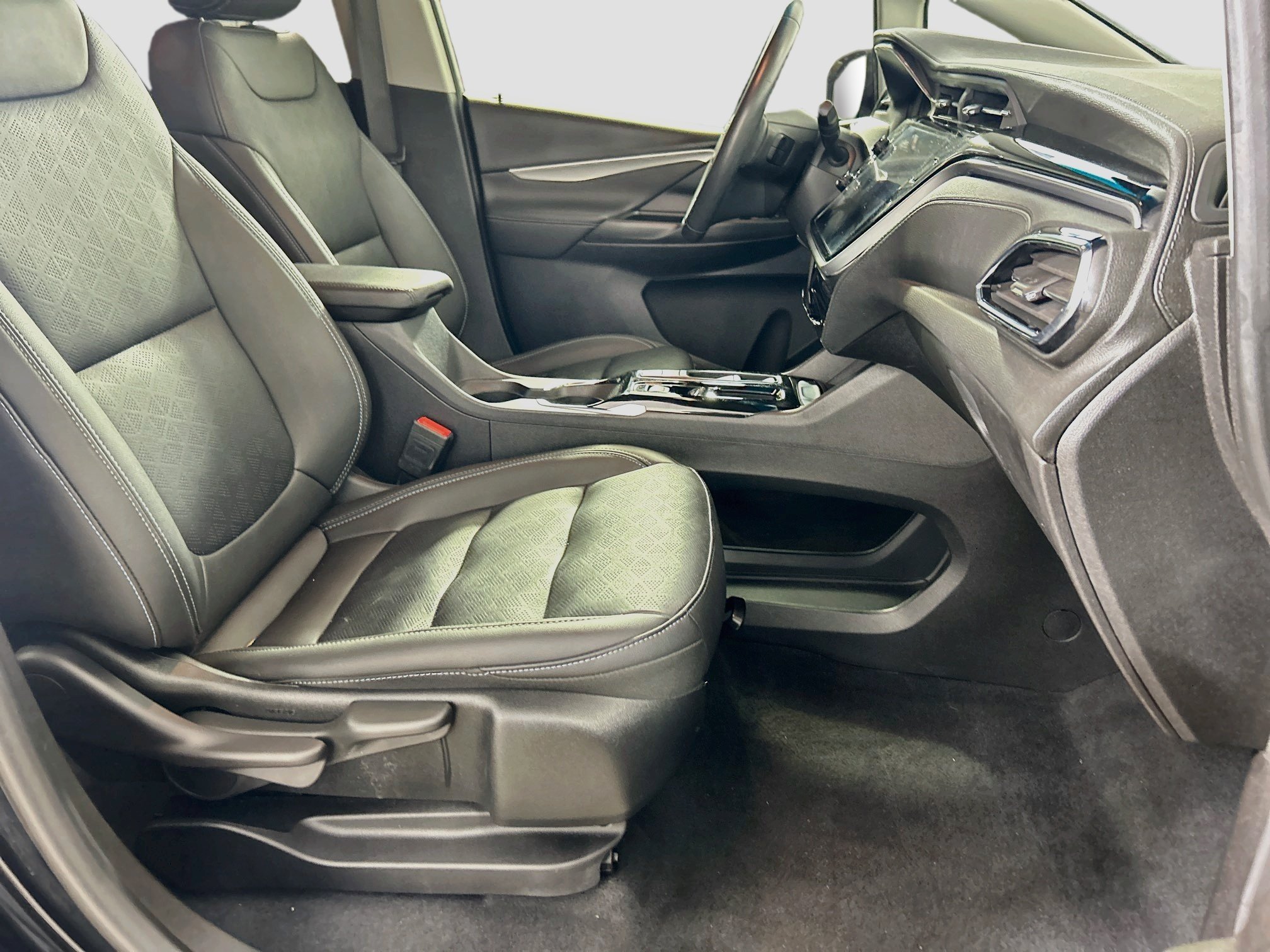 Used 2023 Mosaic Black Metallic Chevrolet 2LT image 28
