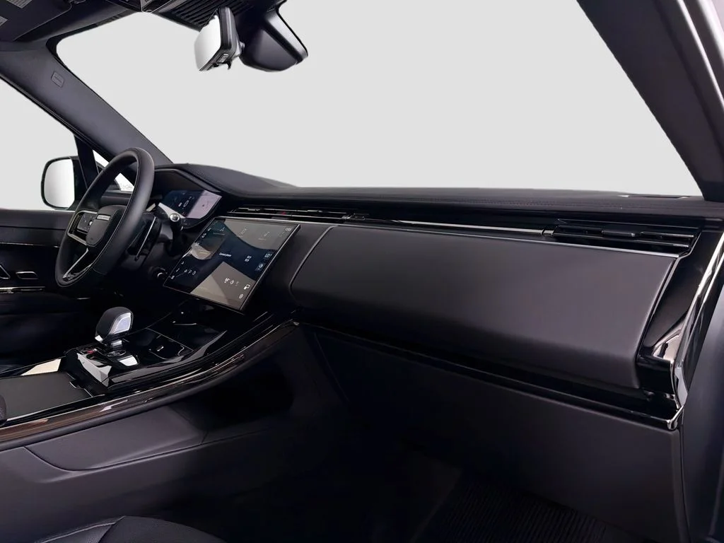 New 2026 Fuji White Land Rover Dynamic SE image 31