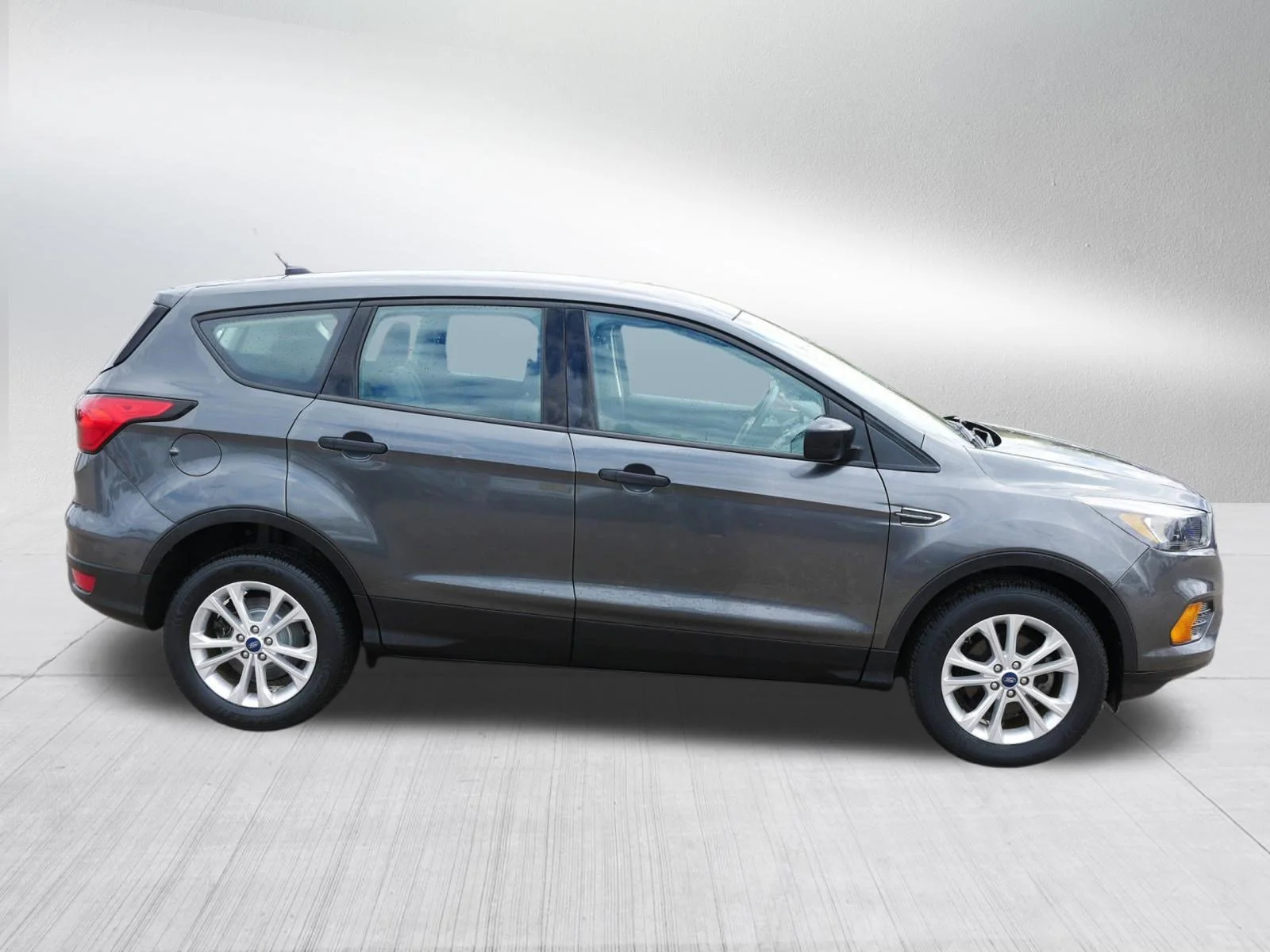 Used 2019 Magnetic Ford S image 8
