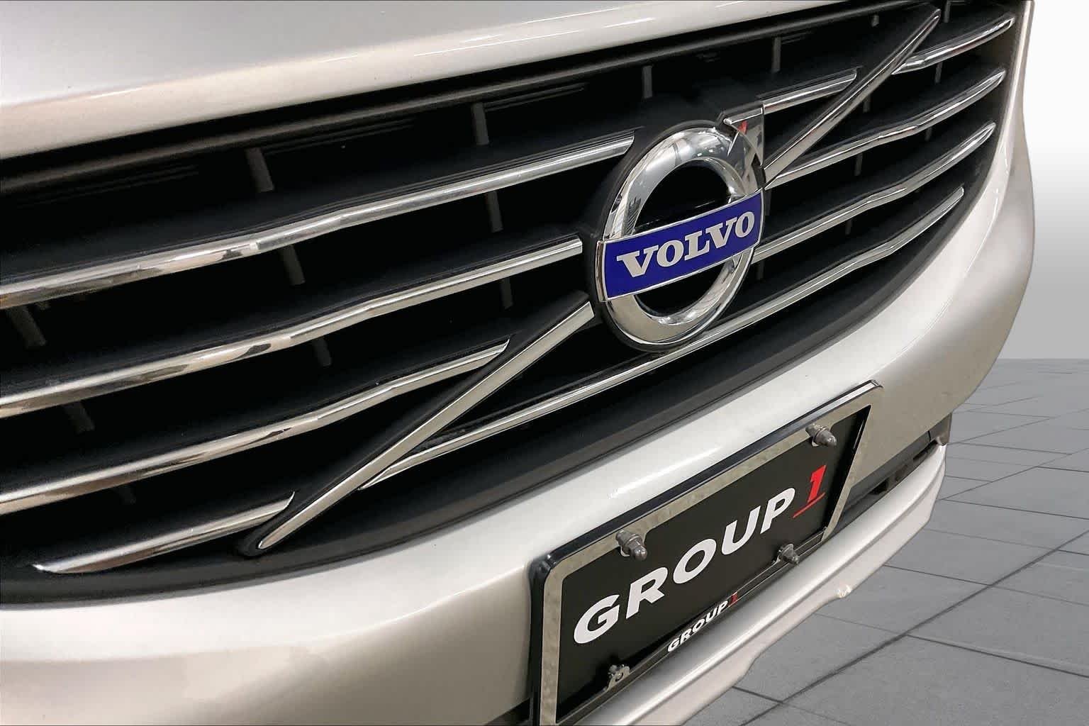 Used 2016 Bright Silver Metallic Volvo T5 Premier image 29