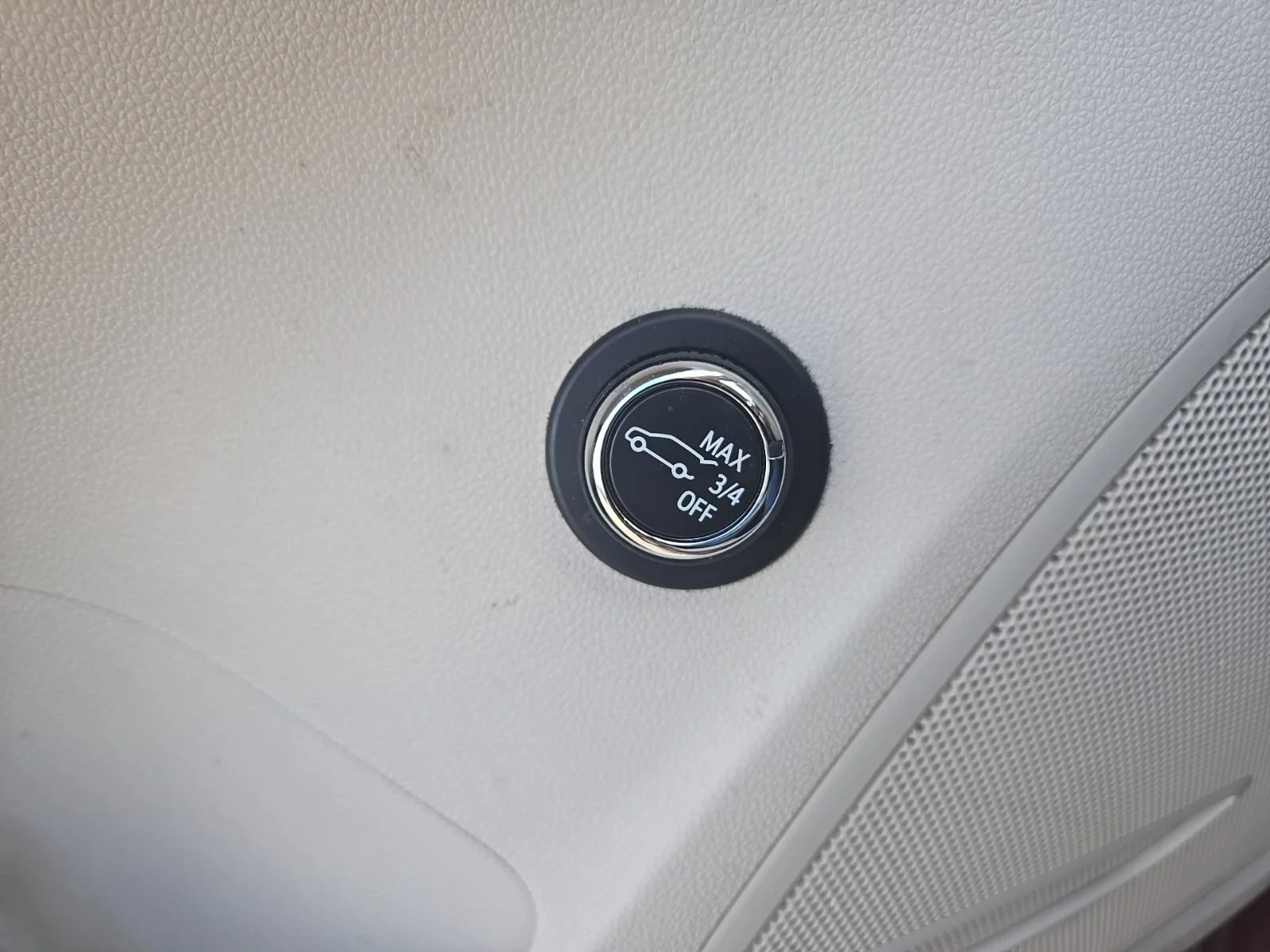 Used 2021 CINNABAR METALLIC Buick Essence image 16