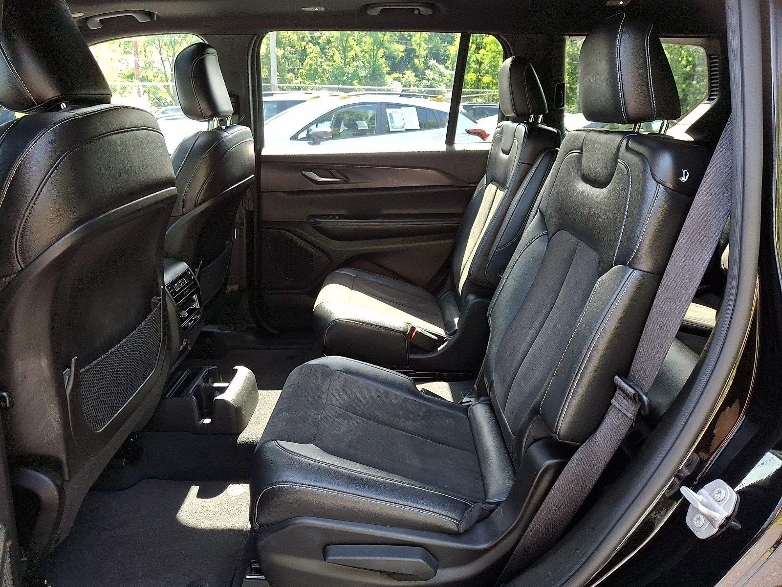 Used 2024 Diamond Black Jeep Altitude X image 10