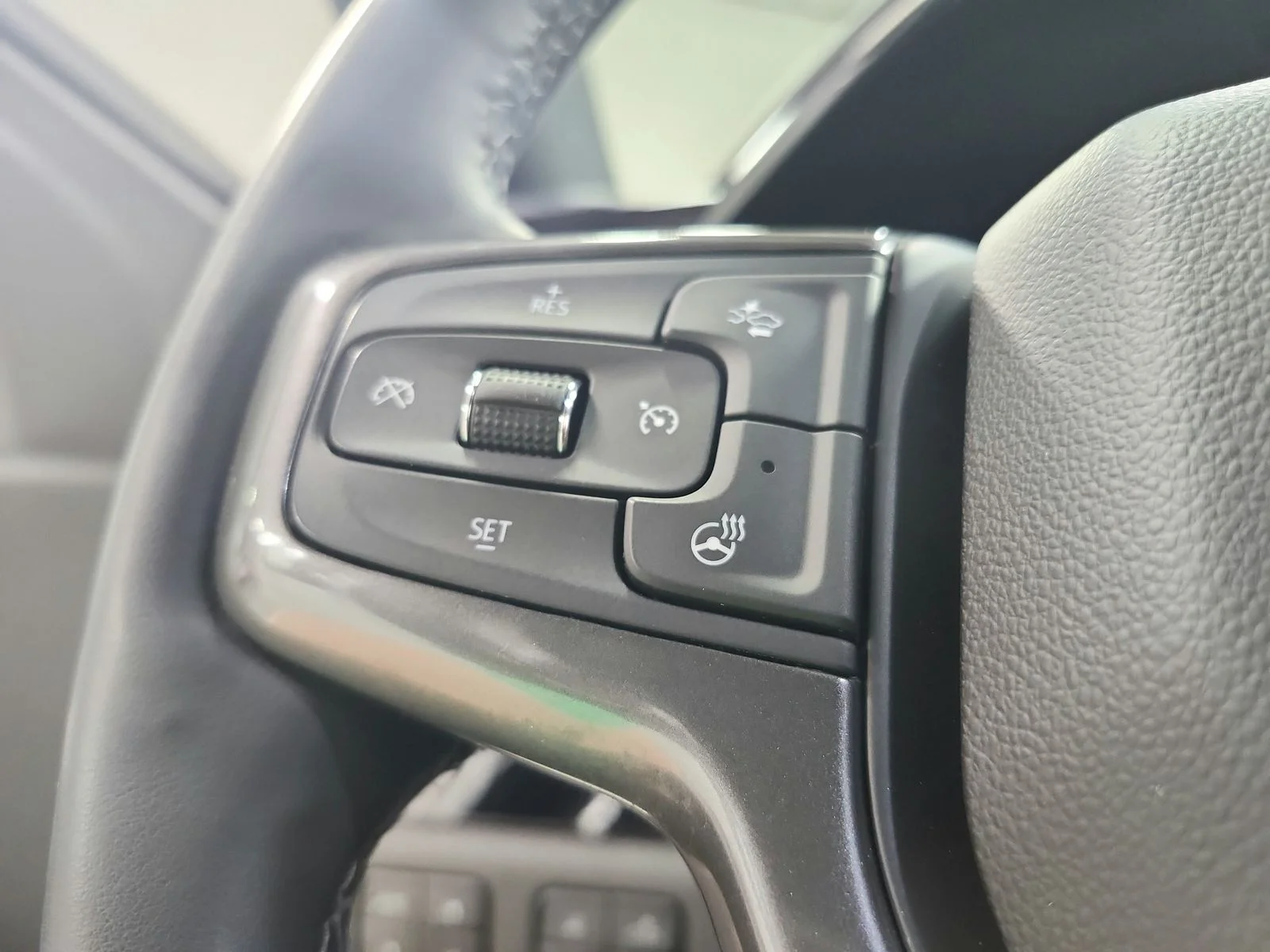Used 2024 Iridescent Pearl Tricoat Chevrolet High Country image 26
