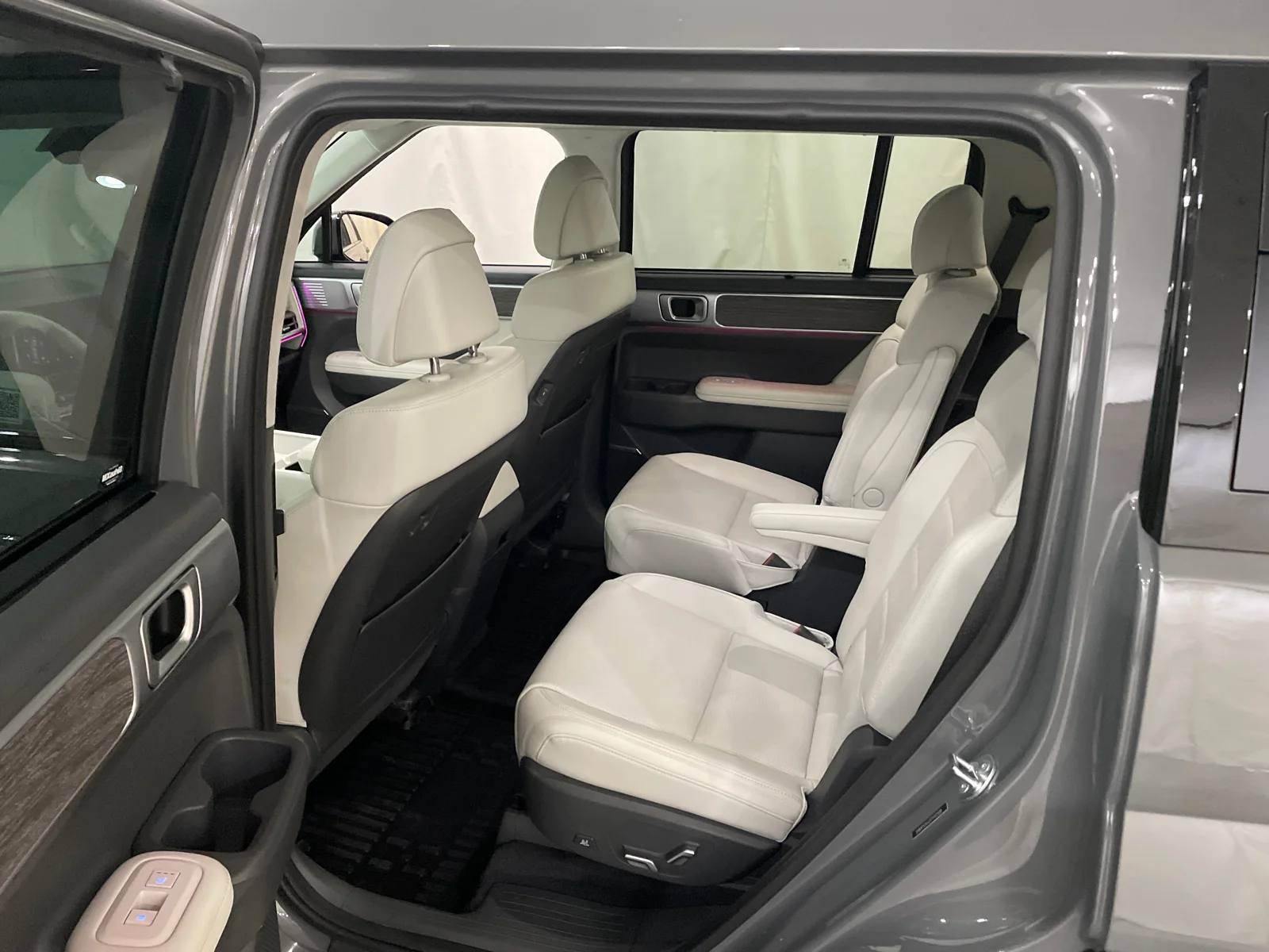 Used 2026 Hampton Gray Hyundai Calligraphy image 33