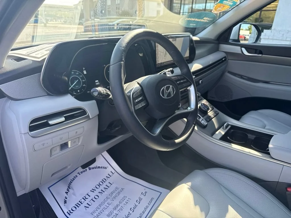 Used 2024 Typhoon Silver Hyundai SEL 7P image 12