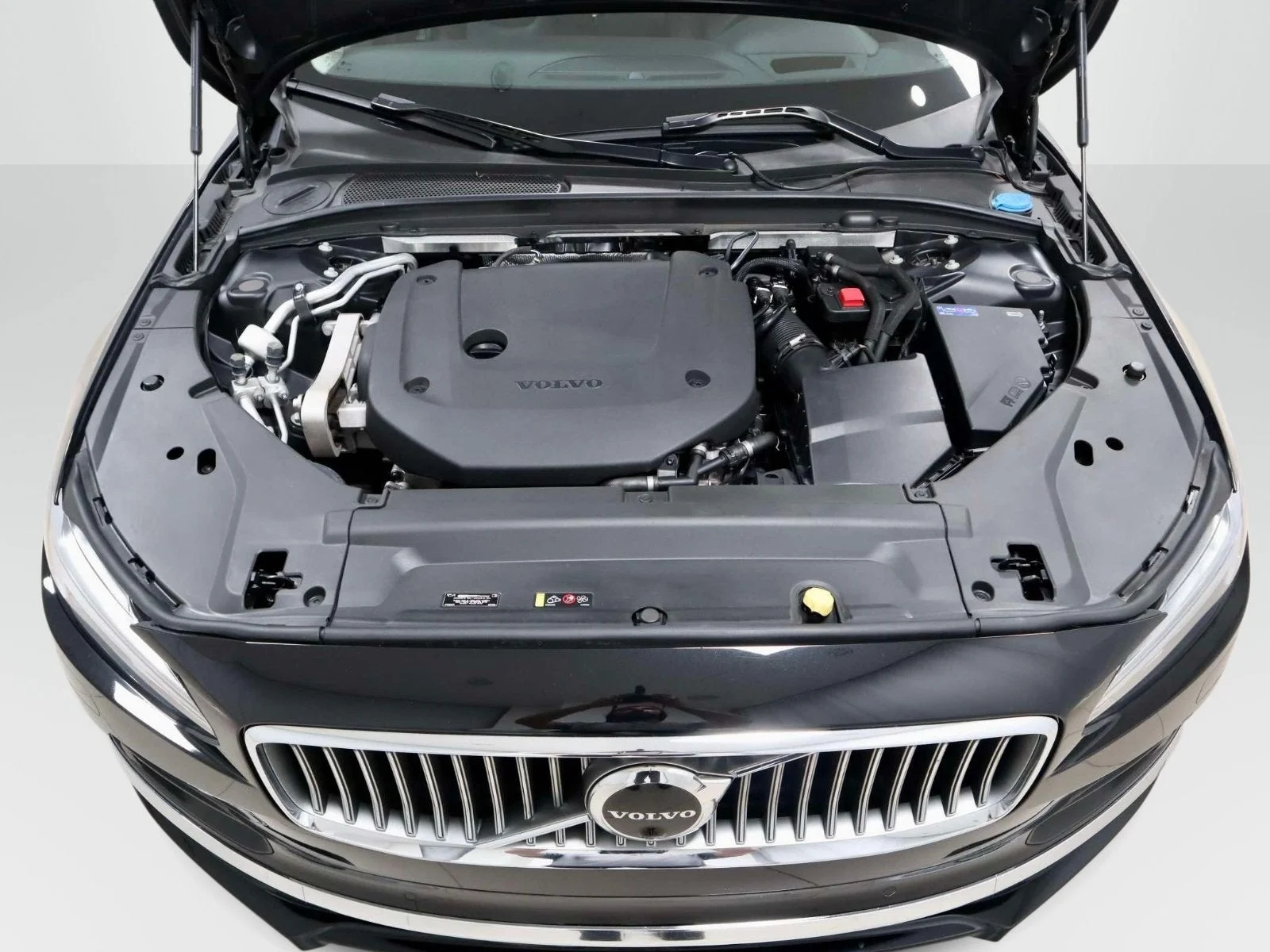 Used 2023 Black Stone Volvo Ultimate image 10
