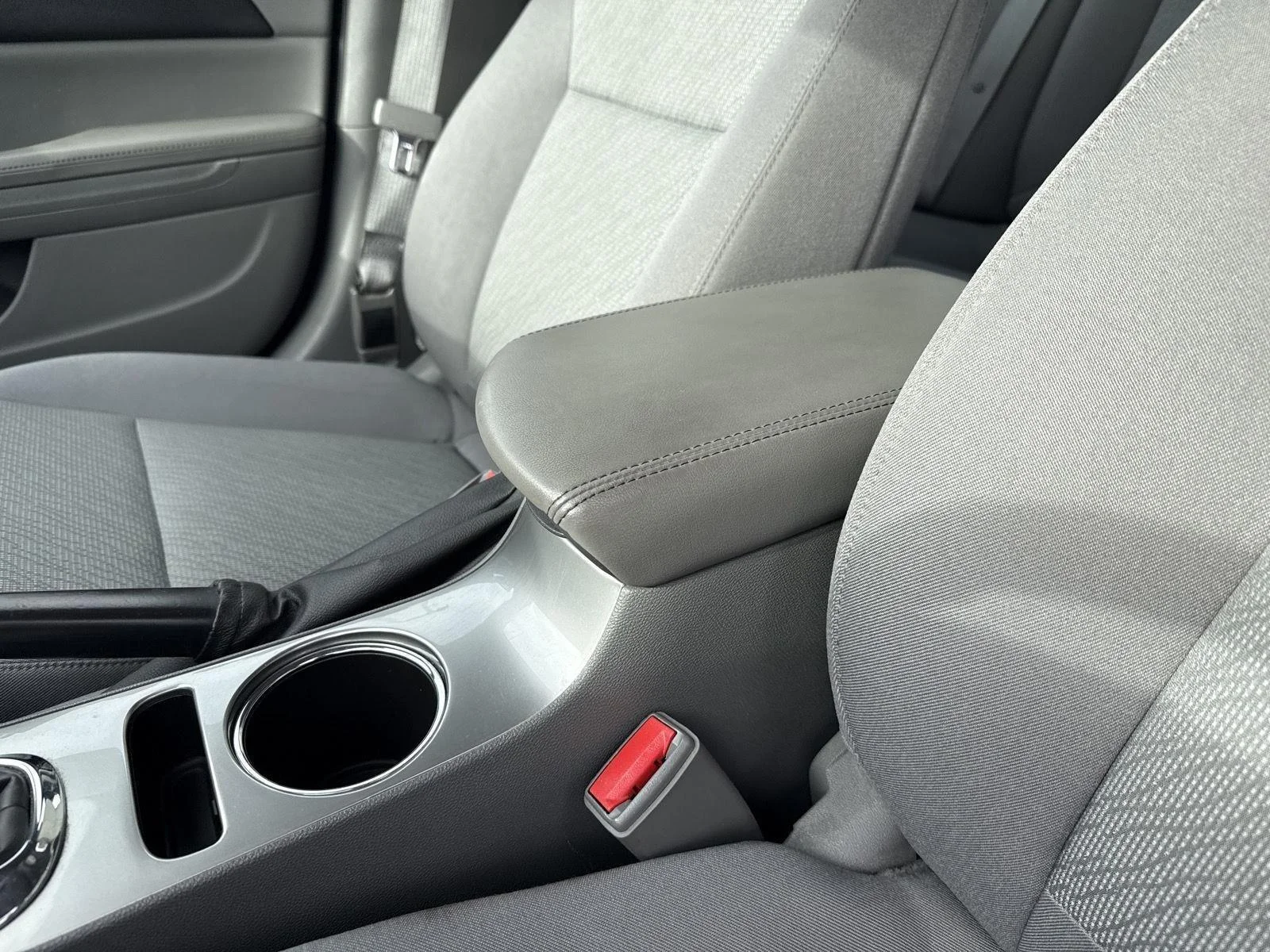 Used 2014 Champagne Silver Metallic Chevrolet LS image 22