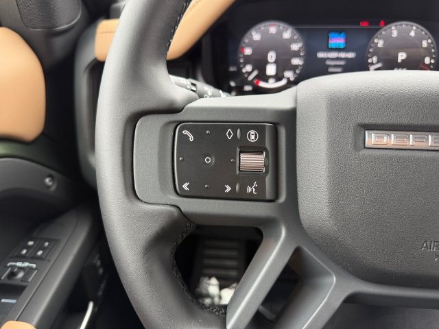 New 2026 Woolstone Green Land Rover X-Dynamic SE image 22