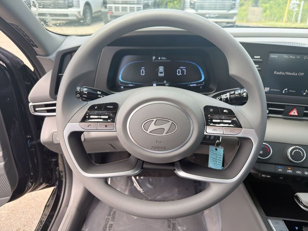 New 2026 Black Hyundai SE image 11