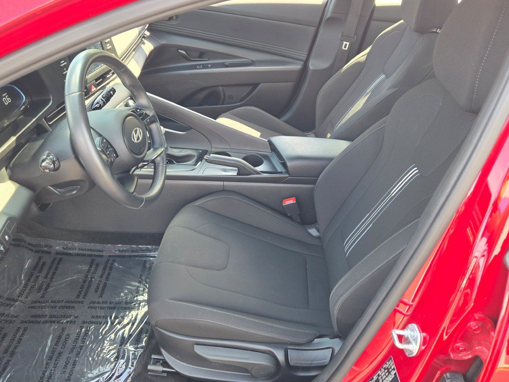 2025 Hyundai Elantra SEL - Photo 20