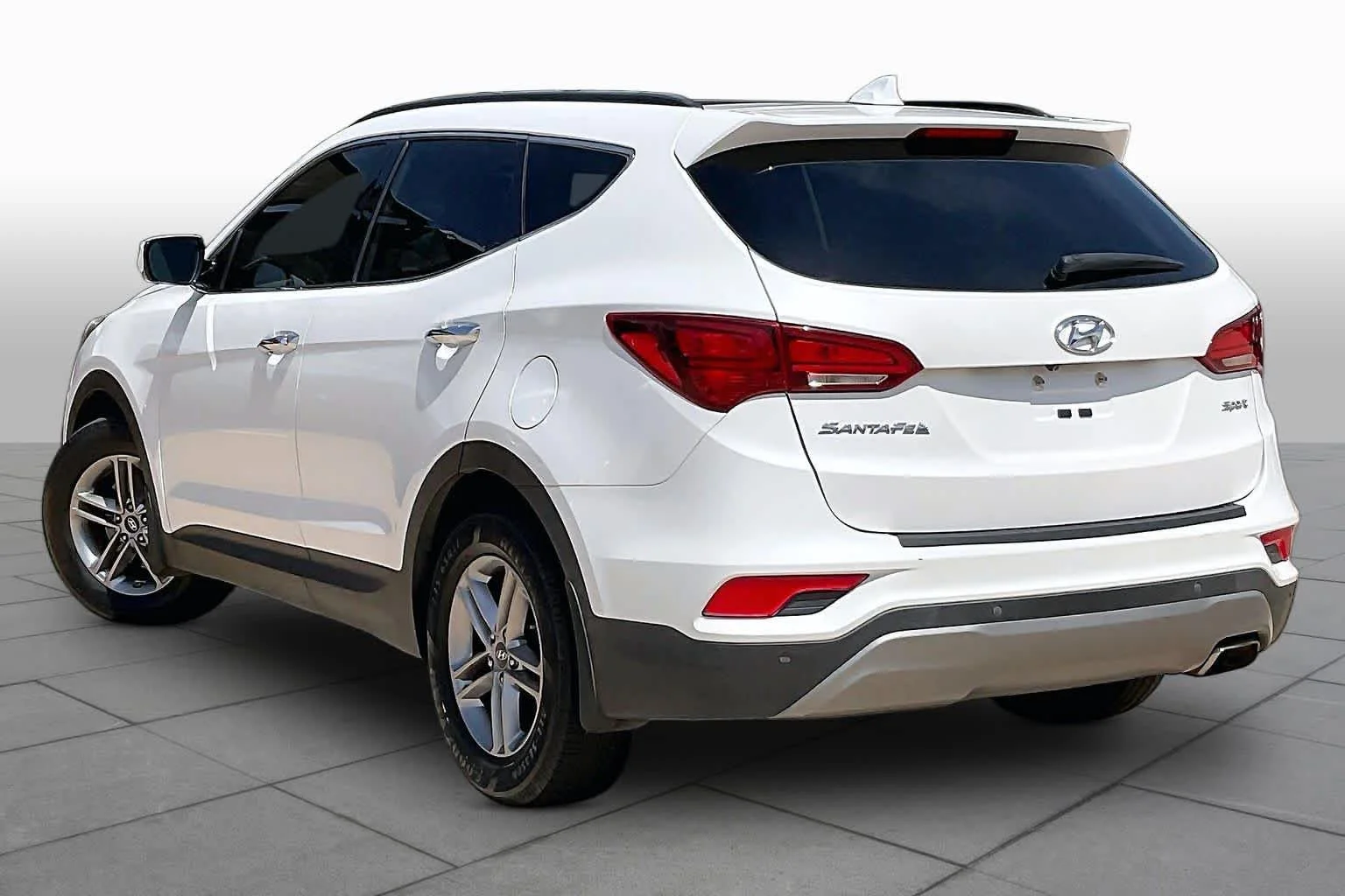 Used 2017 Frost White Pearl Hyundai 2.4L image 11