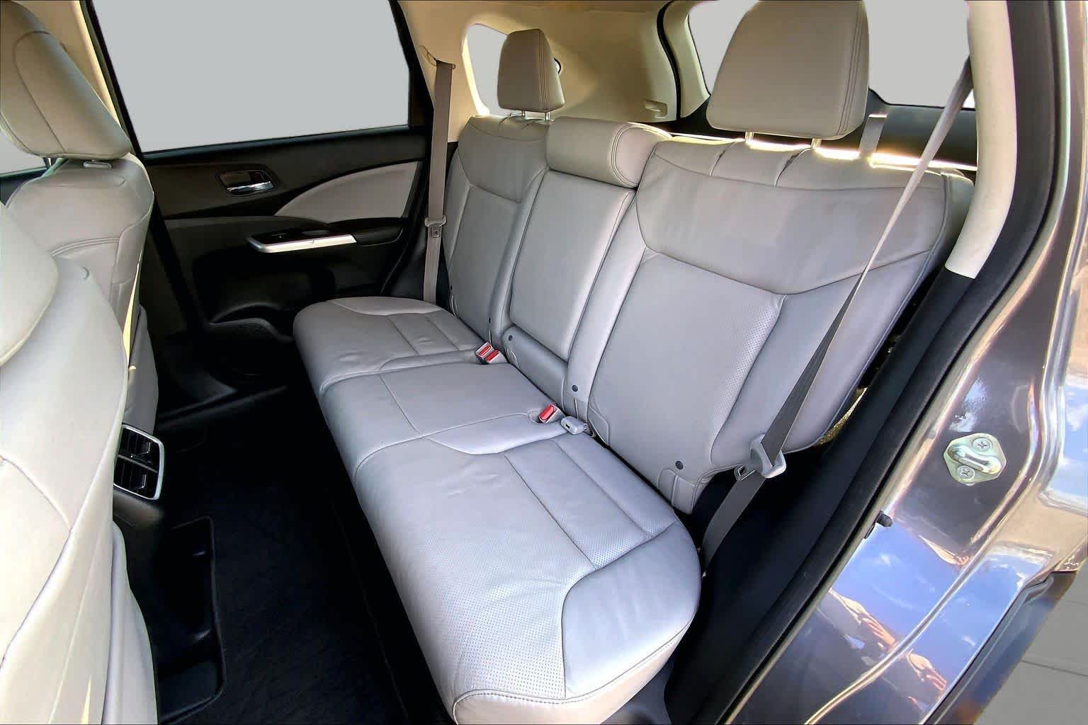 Used 2016 Modern Steel Metallic Honda Touring image 19