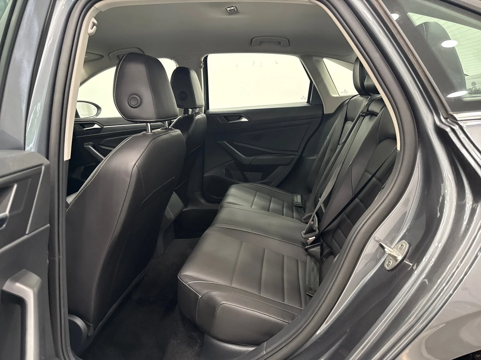 Used 2024 Platinum Gray Metallic Volkswagen SE image 36