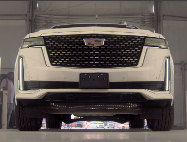 Used 2022 White Cadillac Premium Luxury image 12