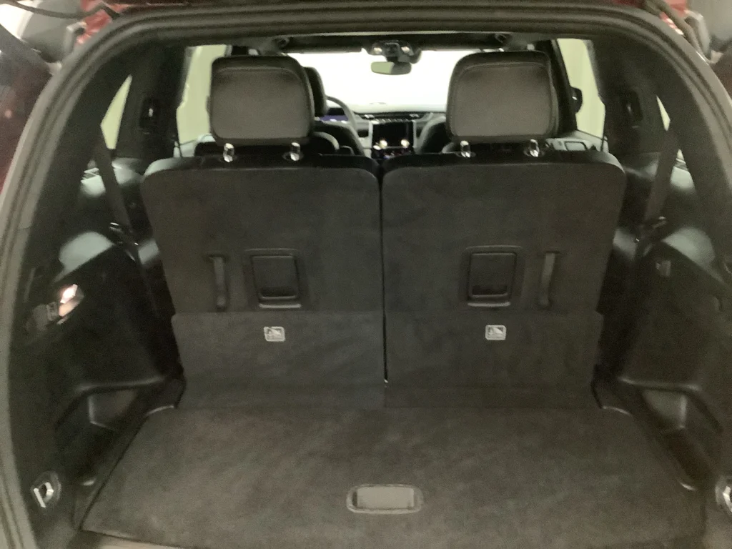Certified Used 2023 Velvet Red Pearlcoat Jeep Altitude image 8