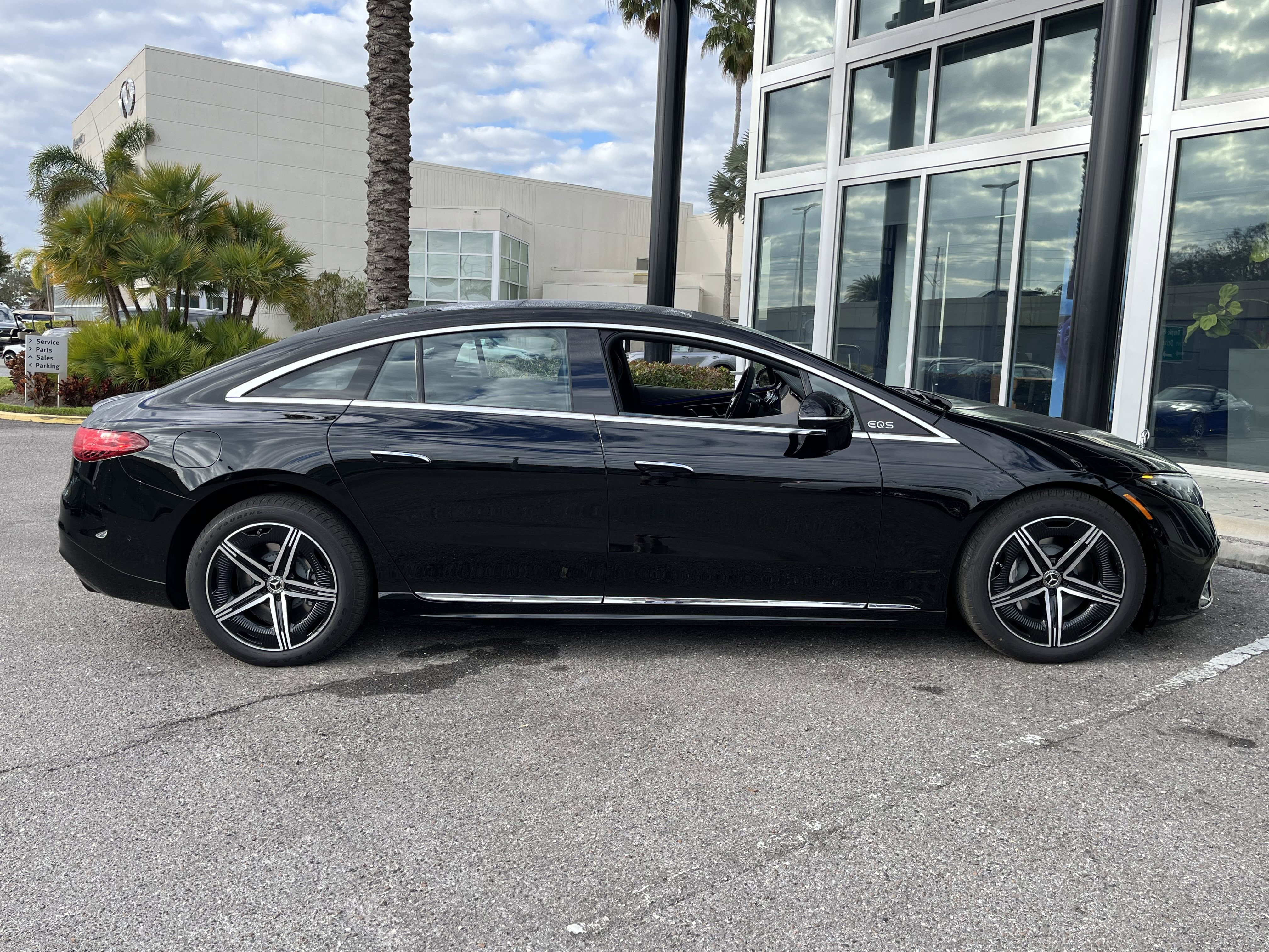 New 2026 Black Mercedes-Benz EQS 450 image 8