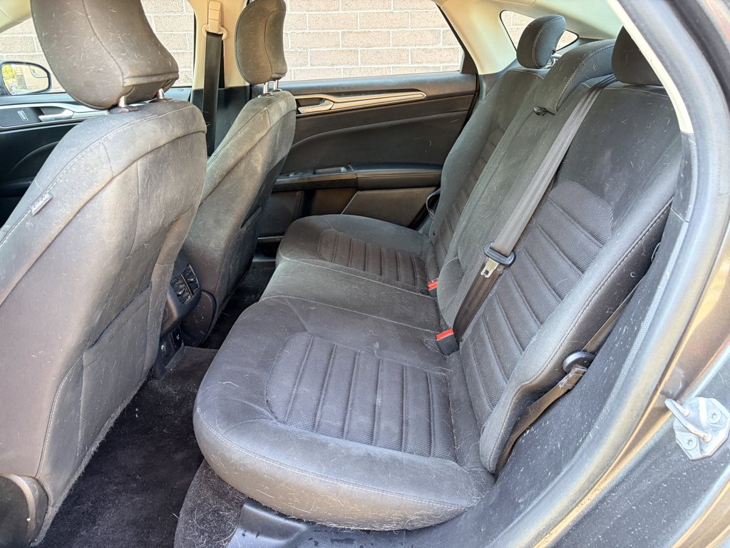 Used 2018 Magnetic Metallic Ford SE image 16
