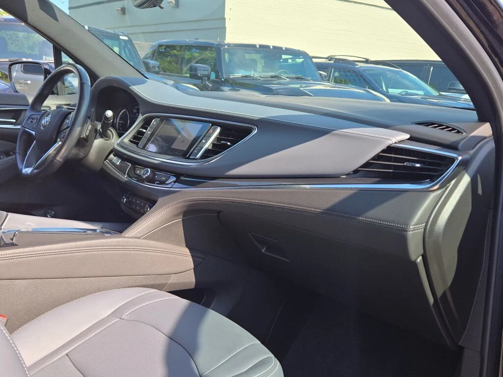 Used 2024 Black Buick Essence image 8