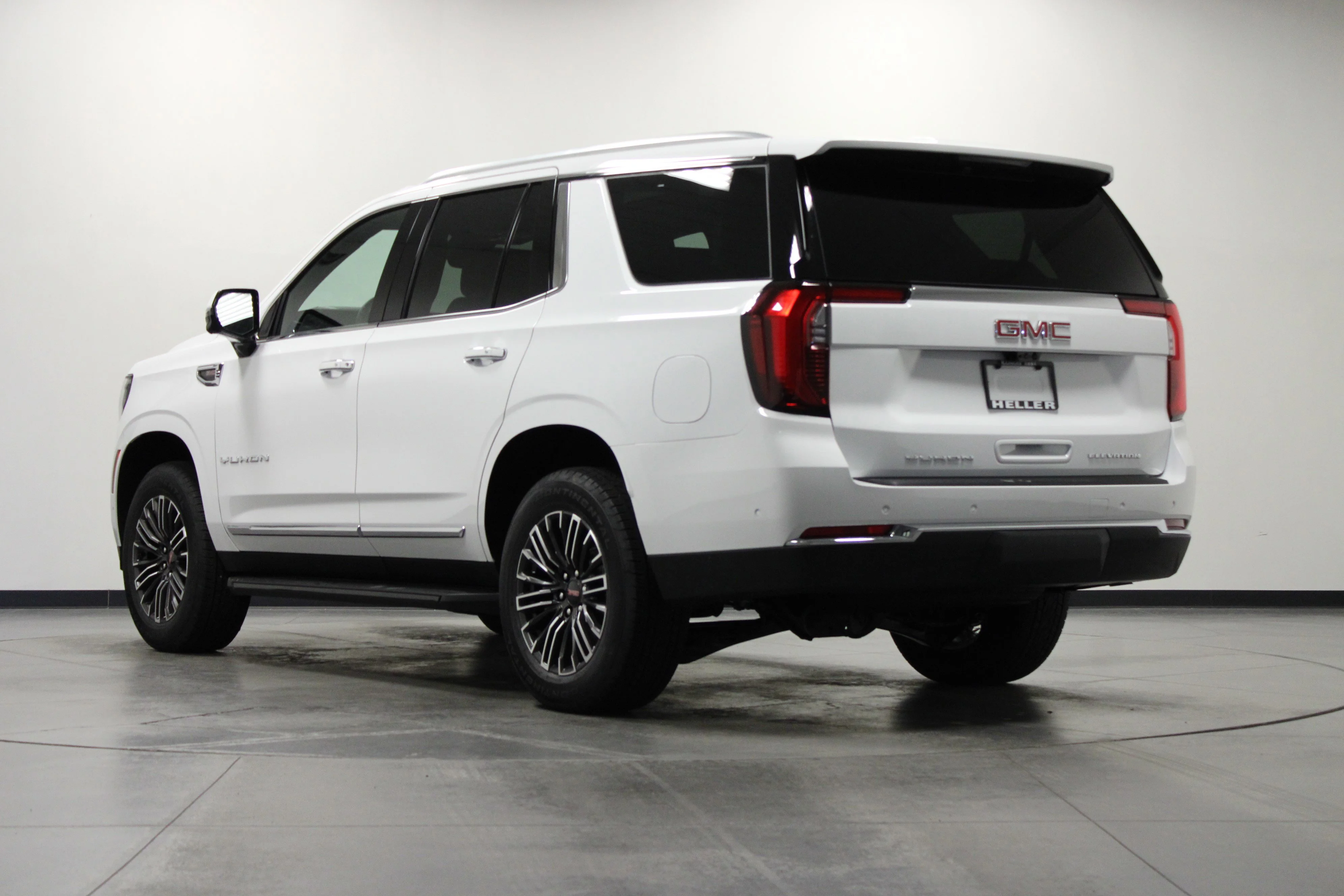 New 2026 Summit White GMC Elevation image 5