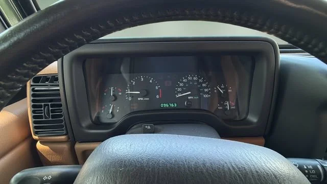 Used 1998 Green Jeep Sahara image 15