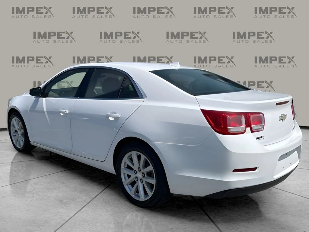 Used 2013 White Chevrolet LT image 3