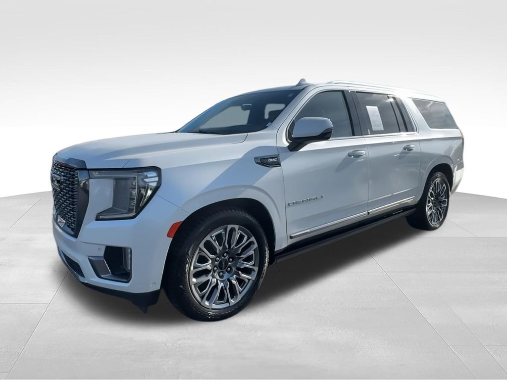 Used 2023 White GMC Denali Ultimate image 4