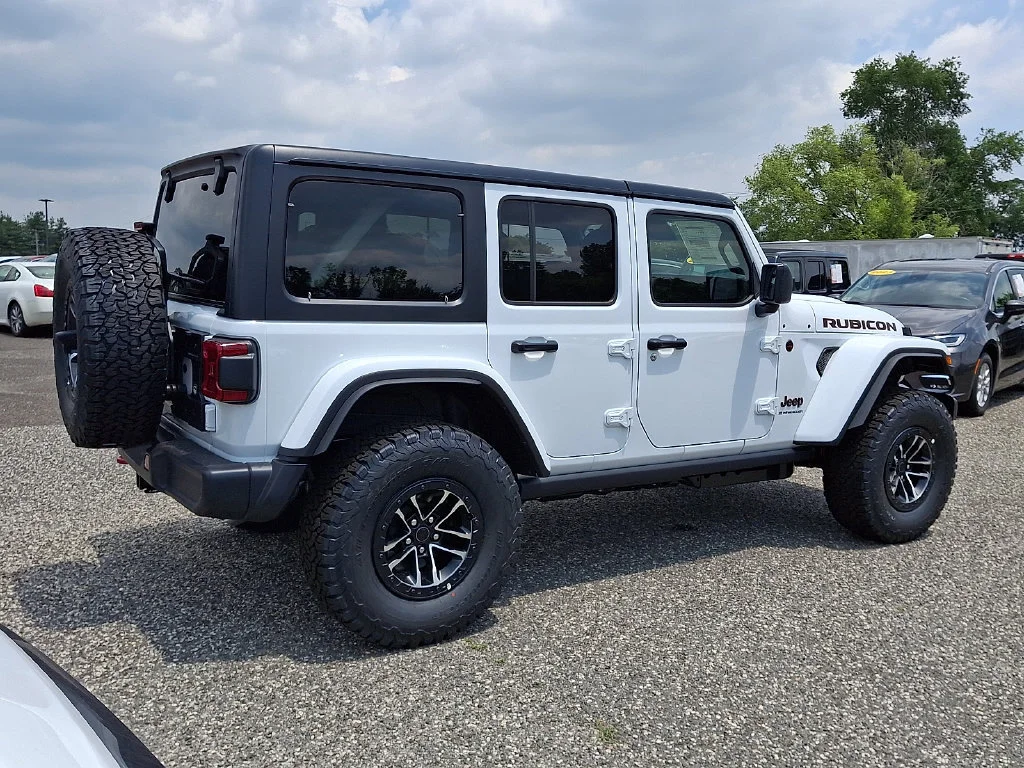 New 2026 Bright White Clear-Coat Exterior Paint Jeep Rubicon image 8