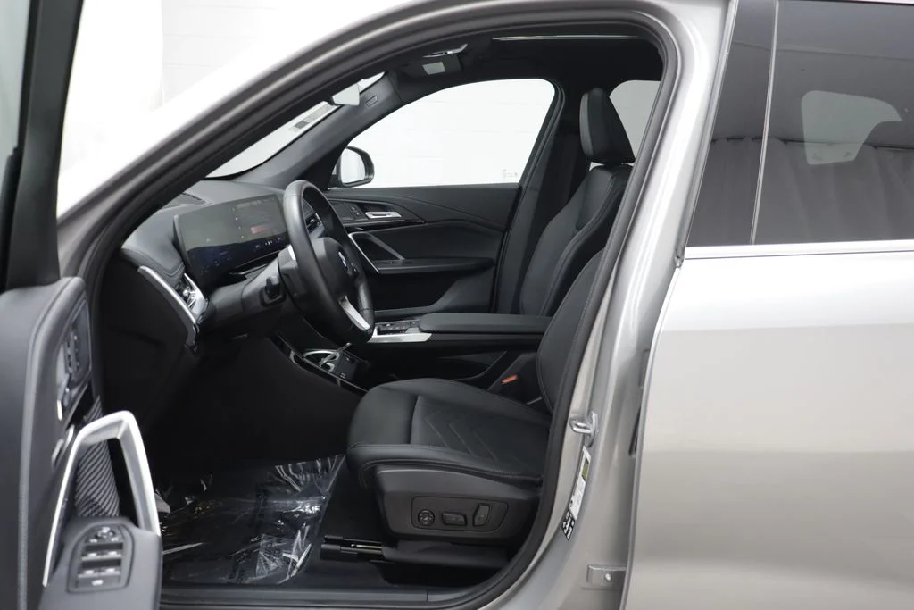 Certified Used 2026 Silver BMW xDrive28i image 5