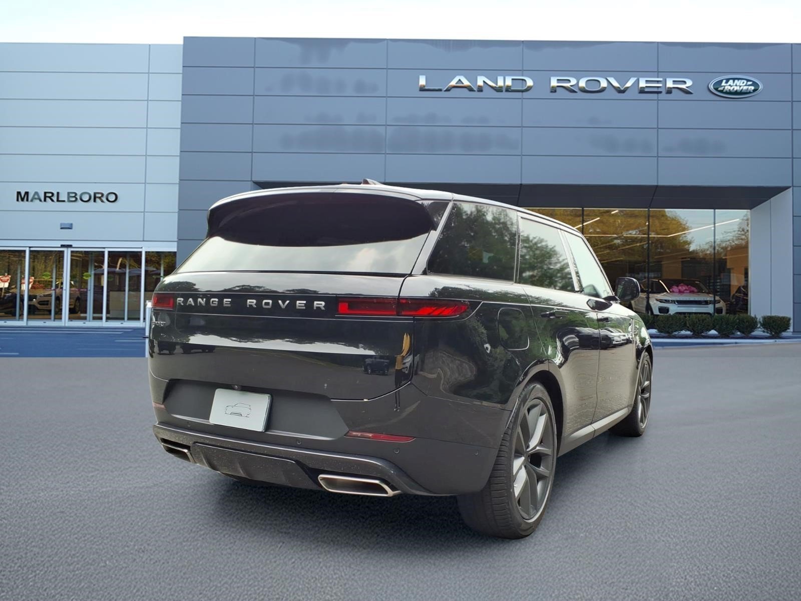 New 2026 Santorini Black LAND ROVER SE image 2