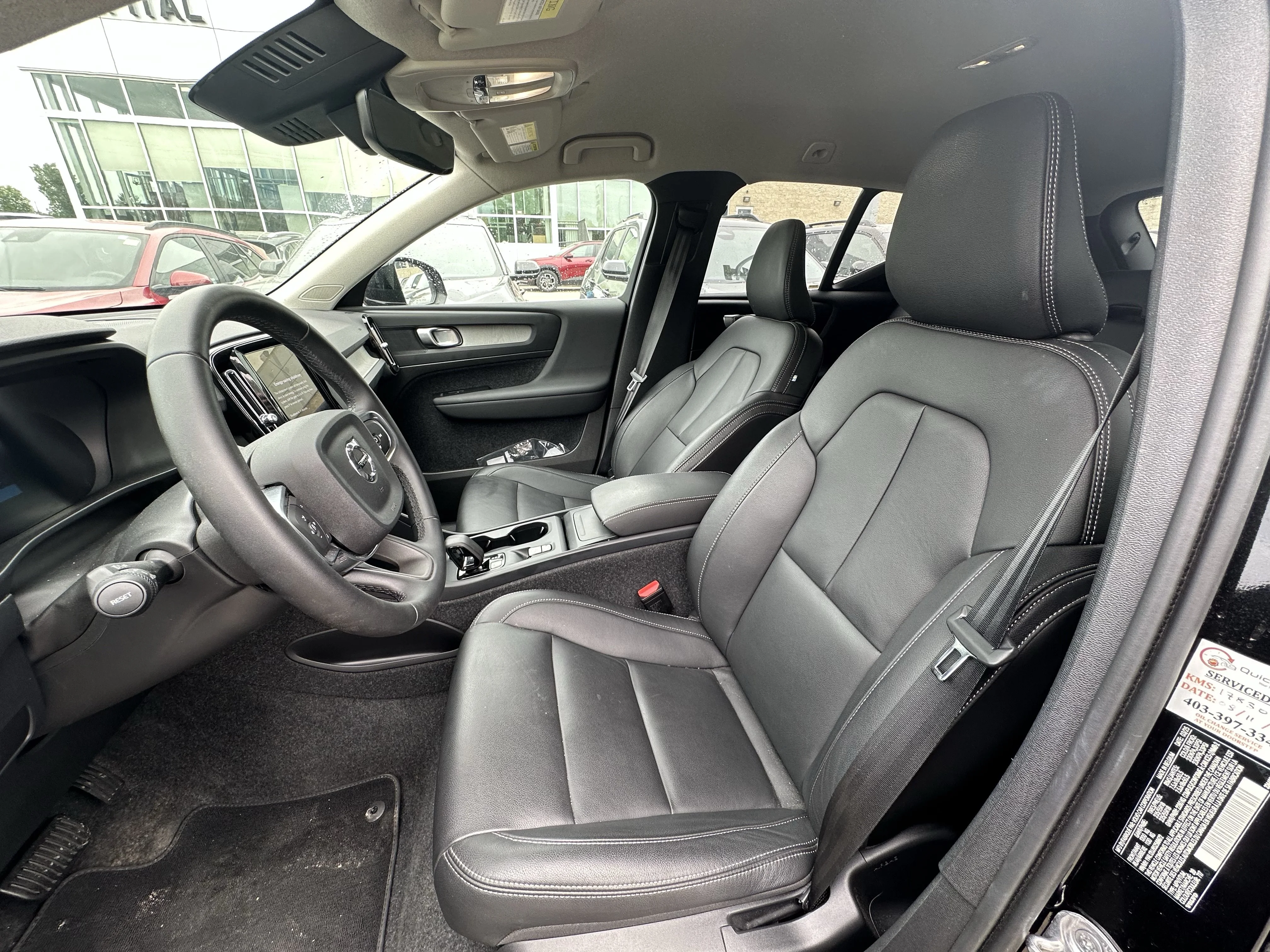 Certified Used 2025  Volvo Core Bright Theme image 10