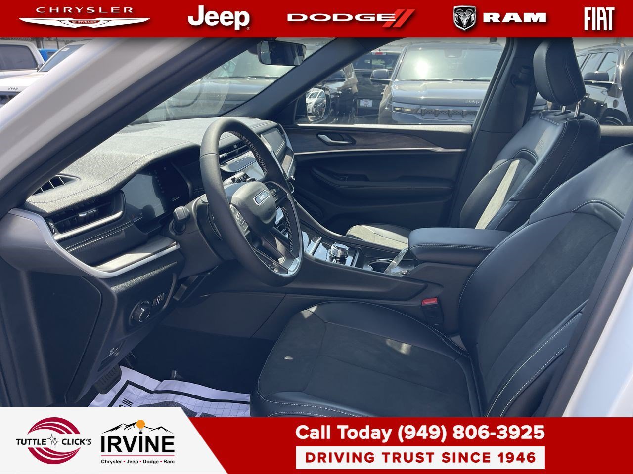 New 2026 Bright White Clear-Coat Exterior Paint Jeep Laredo Altitude image 17