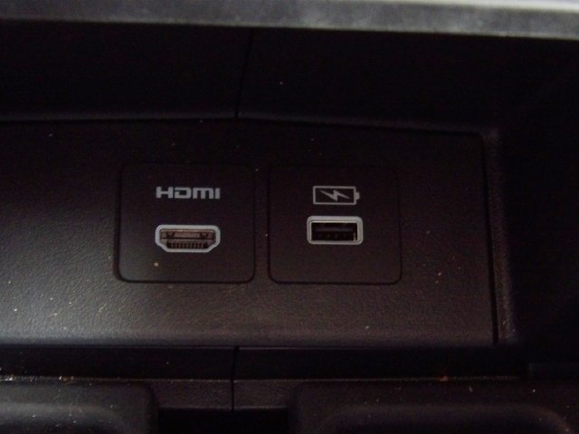 Certified Used 2025 Solar Silver Metallic Honda Touring image 39