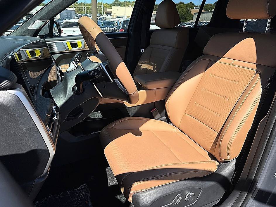 New 2027 Ecotronic Gray Hyundai Limited image 8