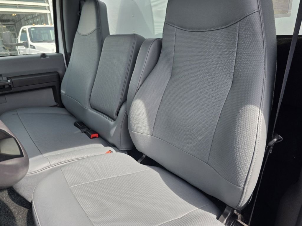 New 2025 Oxford White Ford Base image 32